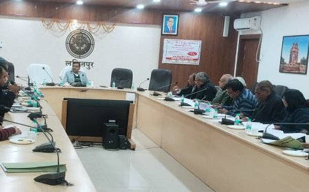 नारी सुरक्षा नारी सम्मान व नारी स्वावलम्बन एवं बाल कल्याण व संरक्षण के लिए पूरे मनोयोग से कार्य करें अधिकारी डीएम