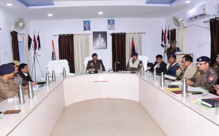 एसपी ने ली मासिक अपराध समीक्षा बैठक लंबित विवेचनाओं और साइबर अपराध पर सख्त निर्देश