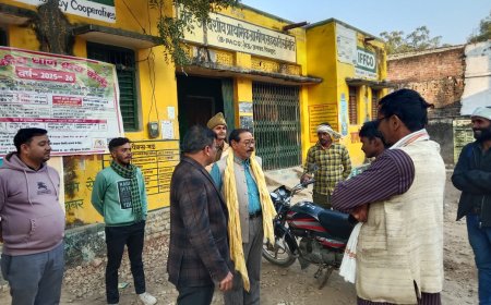 मऊ उप जिलाधिकारी ने धान क्रय केंद्रों का किया निरीक्षणः किसानों की खरीद और भुगतान व्यवस्था जांची, दिए निर्देश