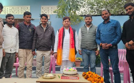 अधिवक्ता संघ राष्टीय पत्रकार सुरक्षा परिषद चित्रकूट टीम ने मनाया   अनिल देवरवा का जन्म दिन