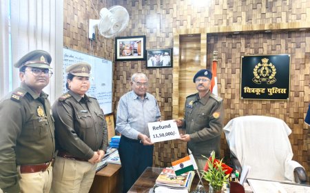 साइबर थाना पुलिस टीम ने डिजिटल अरेस्ट का भय दिखाकर पीड़ित से ठगी गयी धनराशि 11,50,000/- रूपये वादी के खाते में करवाए वापस ।