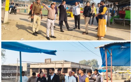 बड़े बाबा की जन्म जयन्ती के अवसर पर मेले का निरीक्षण करते हुए एस डी एम सिरौलीगौसपुर तेजश के पुलिस उपाधीक्षक रामनगर गरिमा पंत आदि