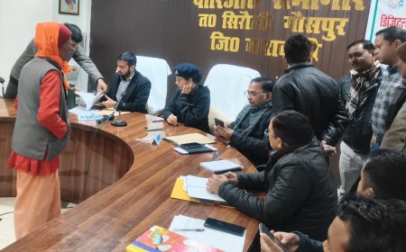 सम्पूर्ण समाधान दिवस तहसील के पारिजात सभागार में एस डी एम की अध्यक्षता एंव तहसीलदार के संयोजन में हुआ