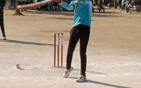 सैंडी के तूफान में उड़ा मड़ावरा महरौनी फाइनल में