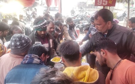 95 मेगा मार्ट द्वारा प्रथम खिचड़ी भोज का भव्य आयोजन