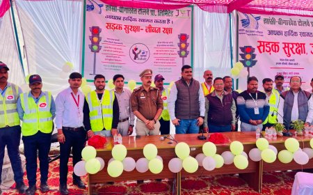 टोल प्लाजा पर वाहन चालकों का स्वास्थ्य परीक्षण यातायात नियमों की दी जानकारी