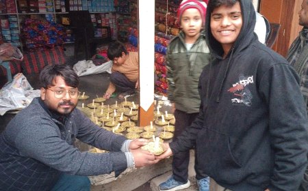 ईसू मोदी क्लब ने बसंत पंचमी के मौके पर बांटी खिचड़ी