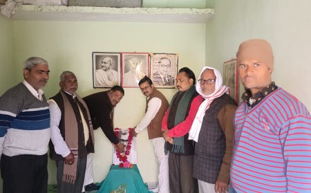 बिहार के पूर्व मुख्यमंत्री कर्पूरी ठाकुर की कांग्रेसियों ने मनाई जयंती