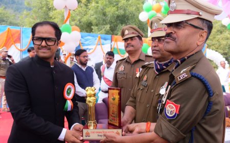 पुलिस लाइन्स चित्रकूट में हर्षोल्लास के साथ मनाया गया 77वां गणतन्त्र दिवस