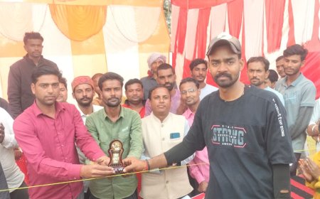 नरेन्द्र के पंजों में फंसा धुरवारा मुड़िया रोमांचक मुकाबले में एक विकेट से की जीत दर्ज