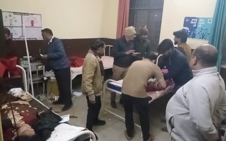 डंपर की आमने-सामने हुई जोरदार टक्कर में चार लोग गंभीर रूप से घायल