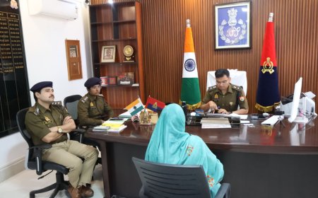 जनता की आवाज़ को प्राथमिकता: एसपी सोनभद्र ने जनता दर्शन में समस्याएं सुनकर दिए त्वरित निस्तारण के निर्देश