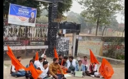 जीडी बिनानी छात्रो द्वारा ज्ञापन दिया गया