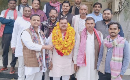 समाजवादी पिछड़ा वर्ग प्रकोष्ठ के नव मनोनीत प्रदेश सचिव सुजीत कुशवाहा जी का माला पहनाकर जोरदार स्वागत किया गया