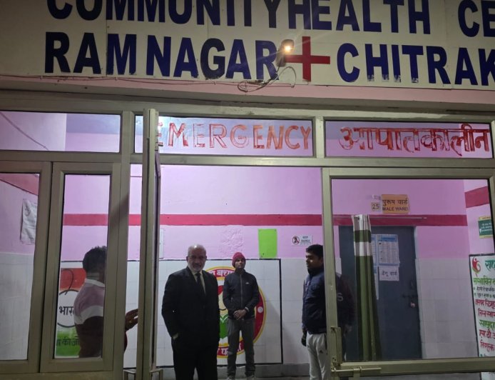 मुख्य चिकित्सा अधिकारी द्वारा सामुदायिक स्वास्थ्य केन्द्र, रामनगर का किया गया सांयकालीन औचक निरीक्षण