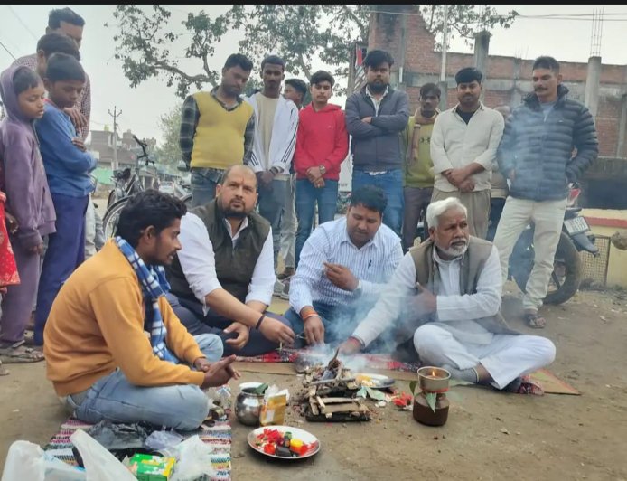 सूरतगंज कस्बे में एक महत्वपूर्ण सूरतगंज पुलिस चौकी से उच्च प्राथमिक विद्यालय तक