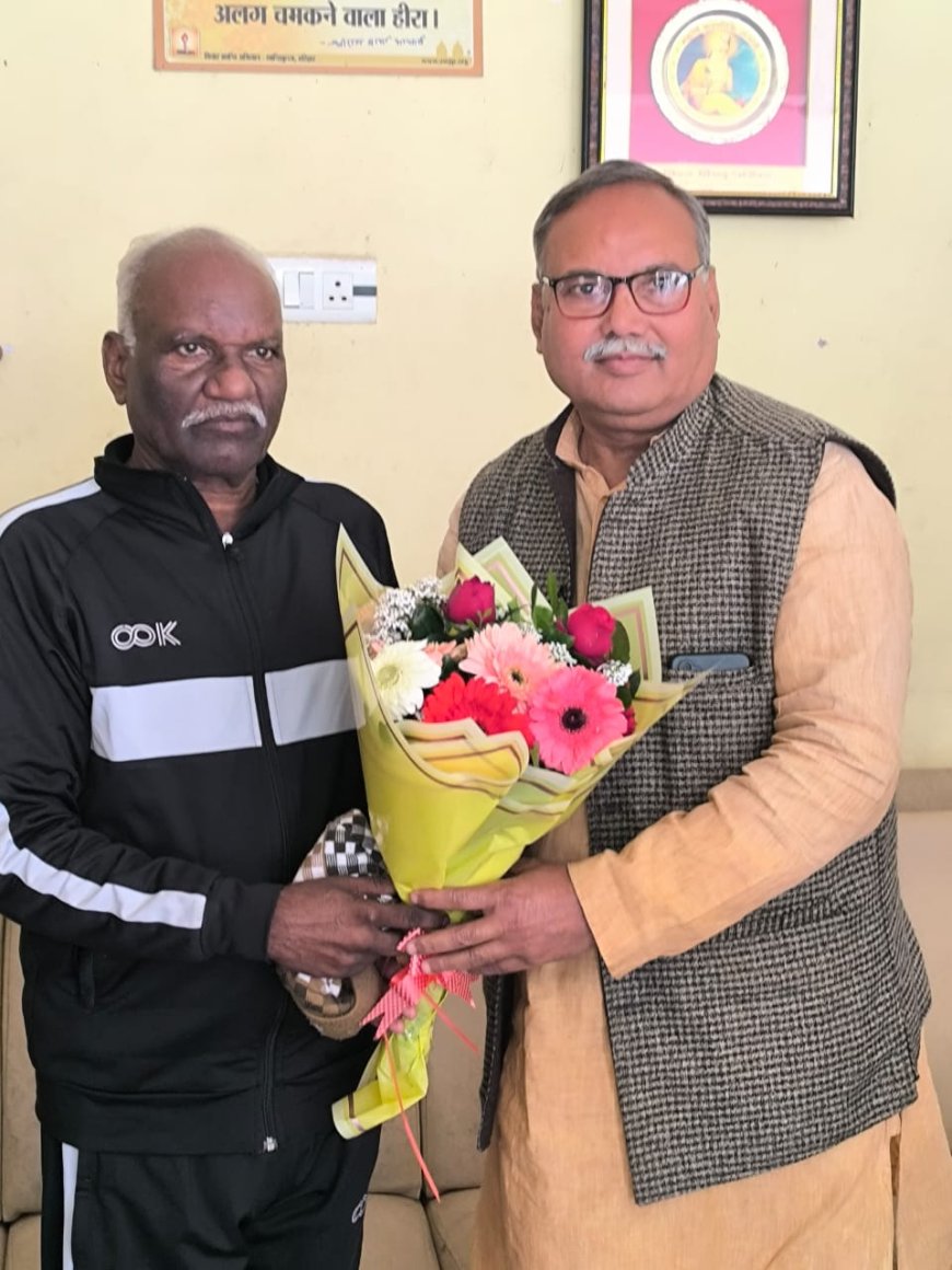 राष्ट्रीय शैक्षिक महासंघ के पदाधिकारियों ने नव वर्ष पर शिष्टाचार भेंट की।