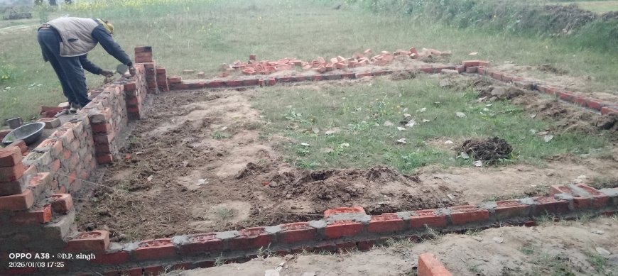 इजूरा खुर्द: महाशिवरात्रि मेले की तयारी जोरो पर, कार्यक्रम हेतु चबूतरे का निर्माण कार्य शुरू