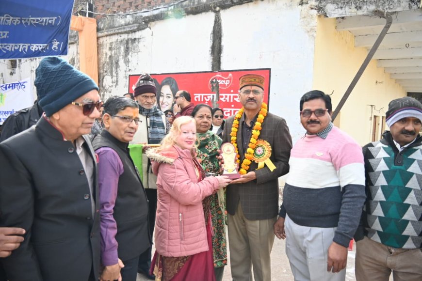 महान लुई ब्रेल की जयन्ती समारोह के आयोजन पर पुलिस अधीक्षक चित्रकूट द्वारा महान लुई ब्रेल की प्रतिमा पर माल्यार्पण कर प्रभात फेरी को हरी झण्डी दिखाकर रवाना किया गया