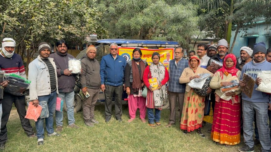 गरीब जन कल्याण फाउंडेशन के द्वारा सफाई कर्मियों को वितरित किए गए गर्म कपड़े