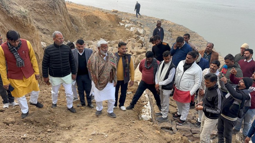 सभी नहरो, नलकूपो व बंधियो को रखे दुरूस्त-किसानों के फसलो की सिंचाई  के लिए न हो असुविधा - स्वतंत्र देव सिंह  जल जीवन मिशन के पूर्ण कार्यो का सम्बन्धित एजेंसी से प्राप्त करे लिखित पूर्णता प्रमाण पत्र -जल शक्ति मंत्री