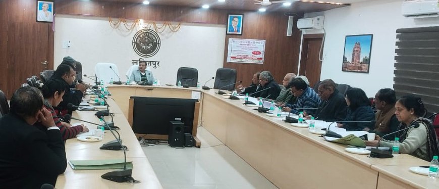 नारी सुरक्षा नारी सम्मान व नारी स्वावलम्बन एवं बाल कल्याण व संरक्षण के लिए पूरे मनोयोग से कार्य करें अधिकारी डीएम