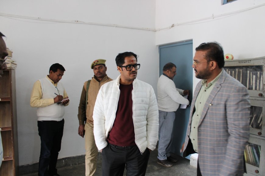 जिलाधिकारी  पुलकित गर्ग द्वारा कृषि विज्ञान केन्द्र, गनीवा का भ्रमण