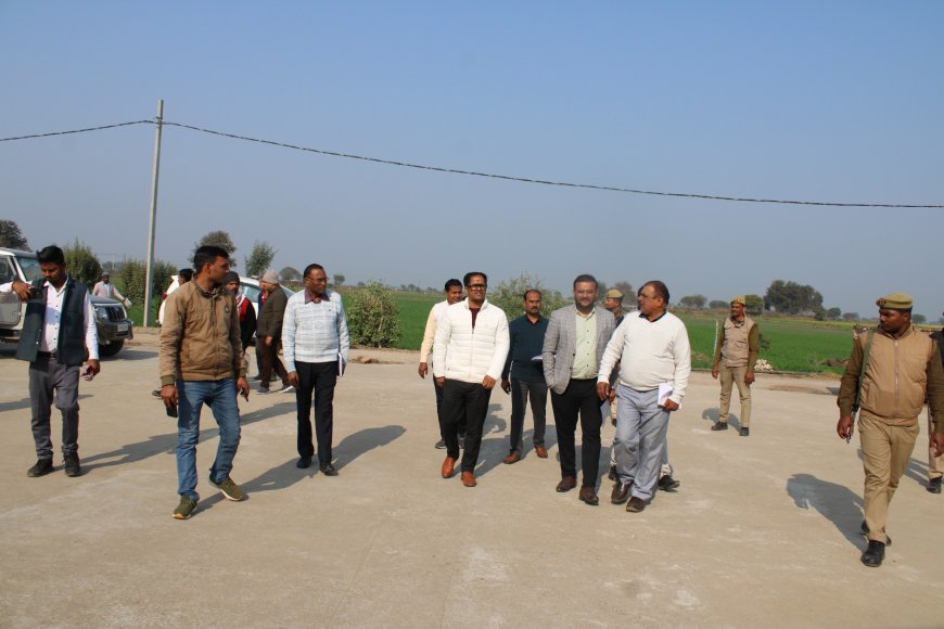 जिलाधिकारी  पुलकित गर्ग द्वारा कृषि विज्ञान केन्द्र, गनीवा का भ्रमण