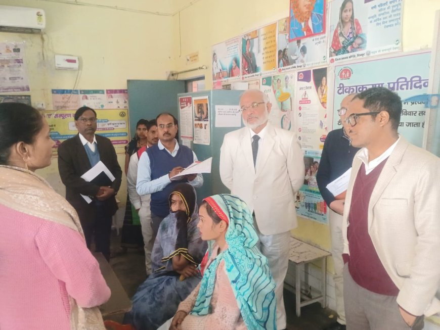 प्रधानमंत्री सुरक्षित मातृत्व अभियान के अंतर्गत द्वितीय एवं तृतीय त्रैमास की गर्भवती महिलाओं हेतु संचालित निःशुल्क जांच, परामर्श एवं उपचार सेवाओं का जायजा लिया।