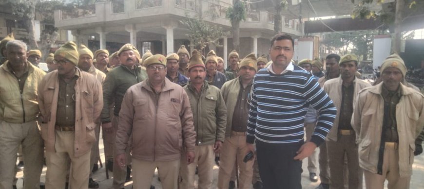 ग्रामीण मिनी स्टेडियम में तोड़फोड़ का विरोध करने पर पीआरडी जवान की पिटाई, कार्रवाई की मांग को लेकर कोतवाली पहुंचे जवान