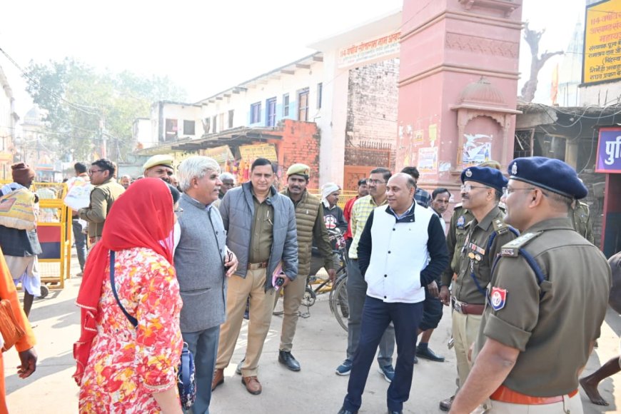 पुलिस अक्षीक्षक चित्रकूट द्वारा मौनी अमावस्या मेला को सकुशल संपन्न कराए जाने के दृष्टिगत रामघाट,निर्मोही अखाड़ा,परिक्रमा मार्ग मेला क्षेत्र का भ्रमण कर सुरक्षा व्यवस्था का जायजा लिया गया