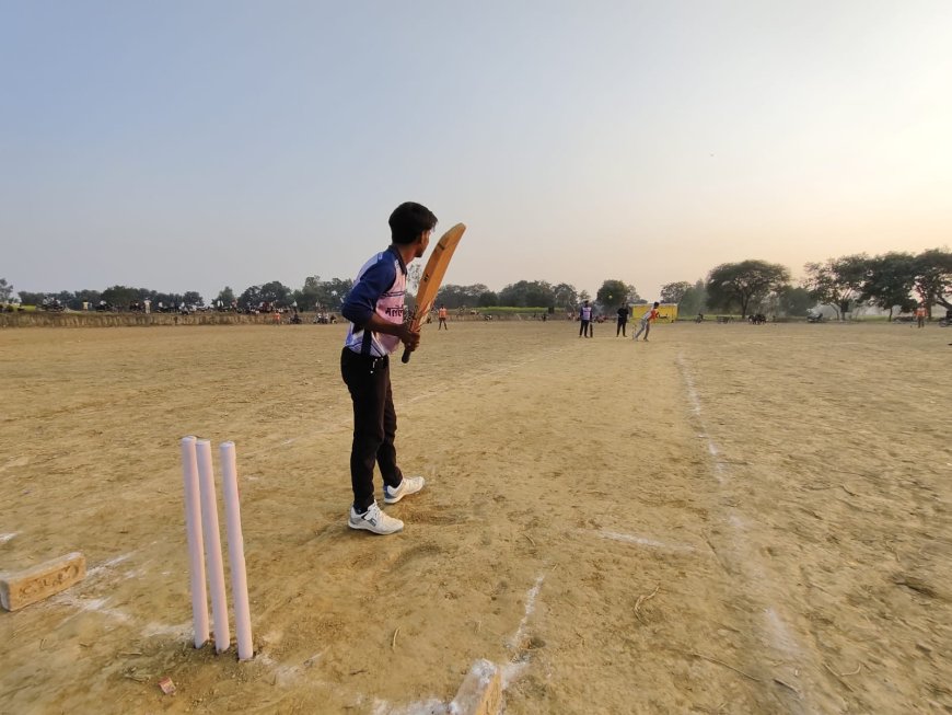 क्षेत्र के मलौली गांव में चल रही एम पी एल क्रिकेट प्रतियोगिता में चौथे दिन भी महत्वपूर्ण मुकाबले खेले गए