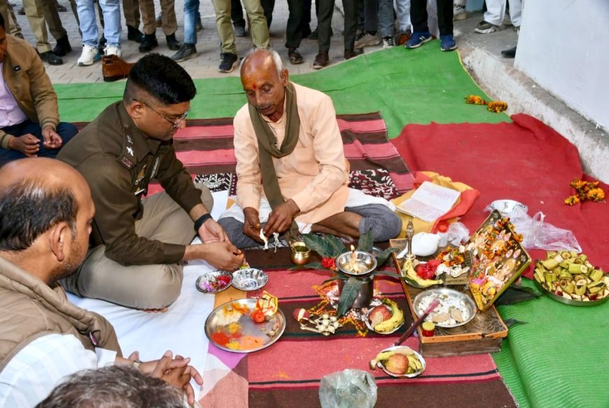 छात्राओं ने किया पुलिस आवास व मेस का उद्घाटन एसपी ने सिखाए सुरक्षा के गुर