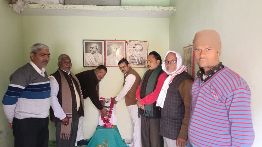 बिहार के पूर्व मुख्यमंत्री कर्पूरी ठाकुर की कांग्रेसियों ने मनाई जयंती