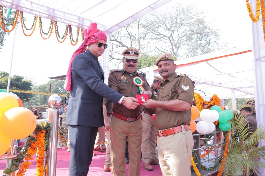 सीओ बिल्सी के वाहन चालक हैड कांस्टेबल मुहम्मद मुस्तफा को मिला  भारत सरकार द्वारा प्रदत्त "अति उत्कृष्ट सेवा पदक"