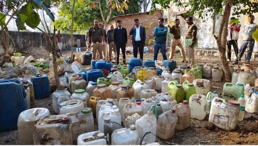 बानपुर पुलिस ने 7000 लीटर अवैध शराब पर चलवाया रोलर 10 साल पुराने 554 मुकदमों का माल नष्ट