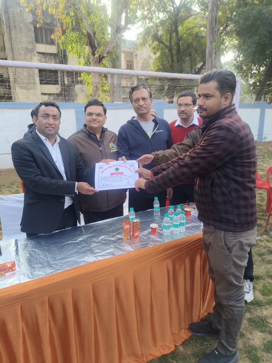 विद्युत उपकेंद्र कुरारा के अवर अभियंता व उपखंड अधिकारी  को प्रशस्ति पत्र देकर किया सम्मानित