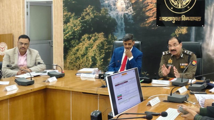 मुख्यमंत्री डैशबोर्ड मण्डल अनुश्रवण पुस्तिका विकास कार्यो में प्राप्त सी व डी श्रेणी वाले अधिकारियो को कार्य में सुधार लाने की मण्डलायुक्त ने दी चेतावनी   मण्डलायुक्त द्वारा आयुक्त कार्यालय सभागार में बैठक कर विकास कार्यो, राजस्व एवं कर करेत्तर, कानून व्यवस्था, निर्माणाधीन परियोजनाएं व सम्भागीय परिवहन प्राधिकरण की बैठक कर प्रगति की की गई समीक्षा