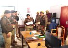 नवागंतुक' पुलिस अधीक्षक मीरजापुर द्वारा पुलिस कार्यालय मीरजापुर का निरीक्षण कर सम्बन्धित को दिया गया आवश्यक निर्देश