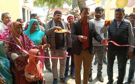 ब्लॉक परिसर सिरौलीगौसपुर में प्रेरणा कैंण्टीन का खंण्ड विकास अधिकारी संजीव कुमार गुप्ता ने फीता काट कर उदघाटन किया