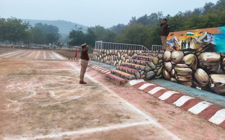 अपर पुलिस अधीक्षक द्वारा मंगलवार की परेड की सलामी लेकर परेड का निरीक्षण किया गया