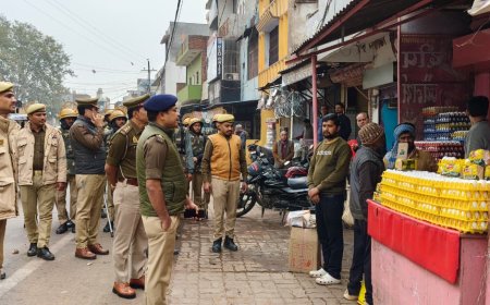 क्षेत्राधिकारी नगर के नेतृत्व में शब-ए-बारात त्यौहार के दृष्टिगत कोतवाली कर्वी क्षेत्र एलआईसी तिराहा,लक्ष्मनपुरी विवादित स्थल,भगवानदीन चौराहा, कालीदेवी चौराहा,कजियाना मोहल्ला,बस स्टैण्ड का भ्रमण कर सुरक्षा व्यवस्था का जायजा लिया गया