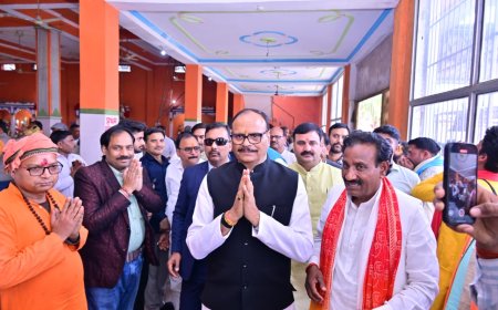 भदोही पहुंचे उप मुख्यमंत्री ब्रजेश पाठक।