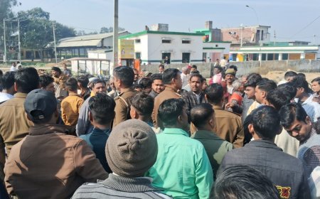 मंदिर के जीर्णोद्धार को लेकर विवाद, पुलिस ने कराया शांत