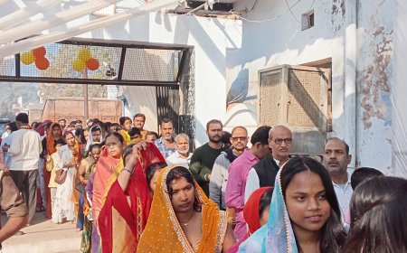 शिव महाशिवरात्रि की भक्तों की भीड़ लगी रही मंदिरों में