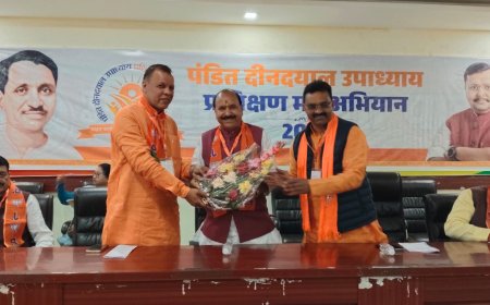 गोरखपुर में भाजपा प्रशिक्षण महाअभियान की कार्यशाला, कमलेश पासवान ने सोशल मीडिया उपयोग में सतर्कता पर दिया जोर