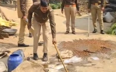 आबकारी आयुक्त के आदेश जिला आबकारी अधिकारी कुलदीप दिनकर के निर्देशन में 17 स्थानों पर की गई छापेमारी 45 लीटर शराब बरामद लहन नष्ट कराते हुए एक ब्यक्ति को जेल भेजा गया