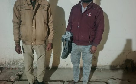 थाना मऊ पुलिस टीम ने 01 अभियुक्त को 18 अदद पाउच देशी शराब के साथ गिरफ्तार किया