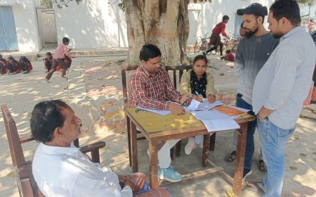विशेष प्रगाढ़ मतदाता पुनरीक्षण में नेटवर्क आदि समस्याओं का सामना कर रहे है बी एल ओ आदि
