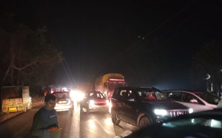 अज्ञात बस से गिरकर युवक की दर्दनाक मौत, हाईवे पर लगा जाम